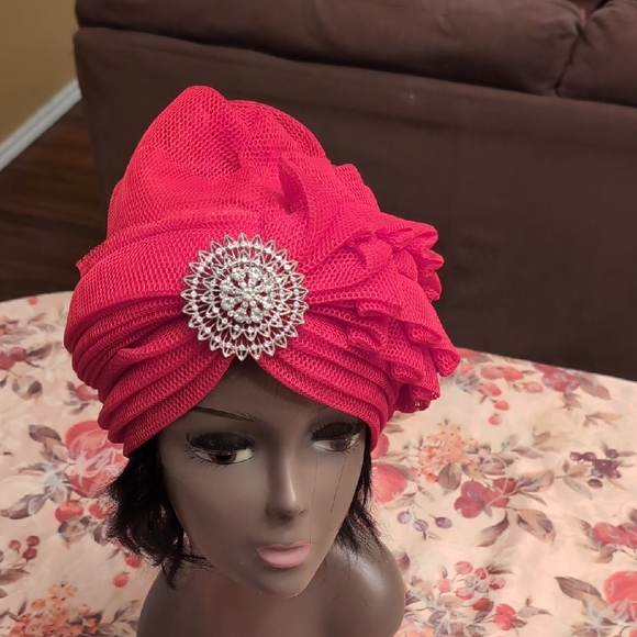 NWT - Elegant Pink Turban with Silver Brooch - Picture 7 of 7